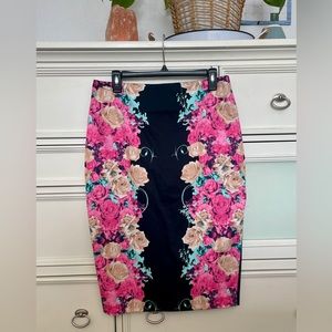 Kardashian Kollection Skirt L